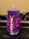 Фиолетовая свеча со стразами